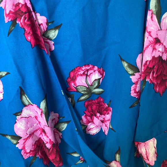 Floral West Kei blouse - Picture 3 of 6